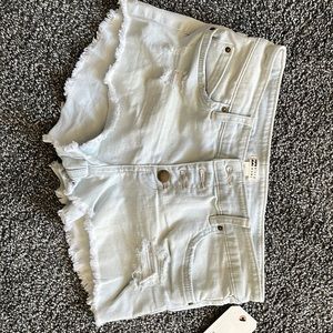 BillaBong buttoned up denim shorts size 26